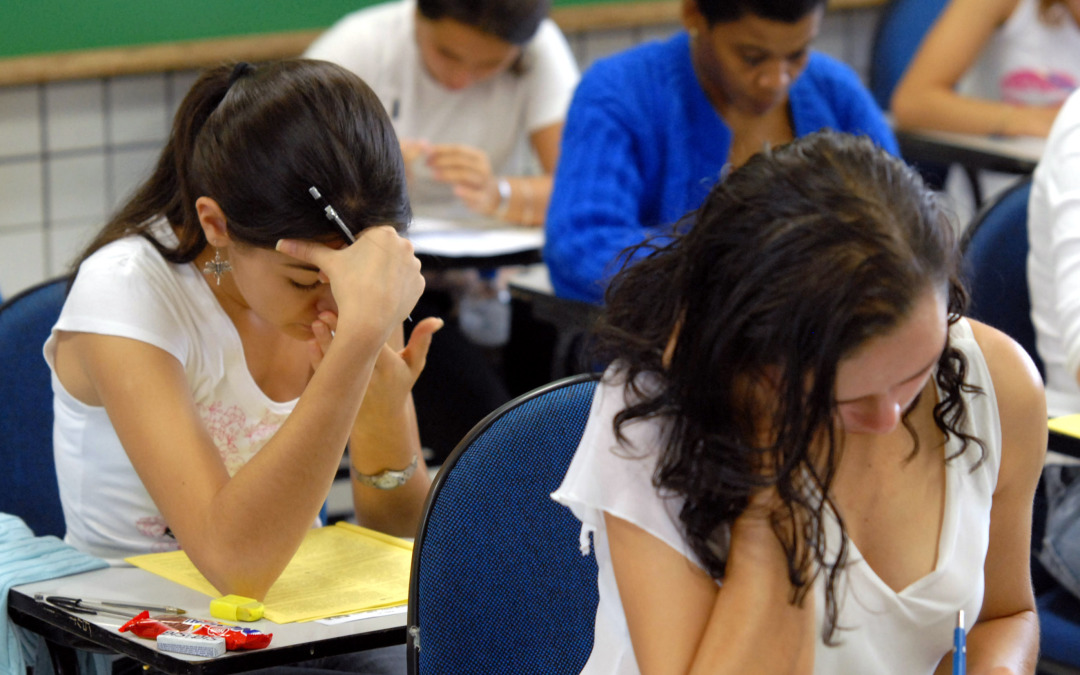 Escola Encerrada nos dias dos Exames Nacionais